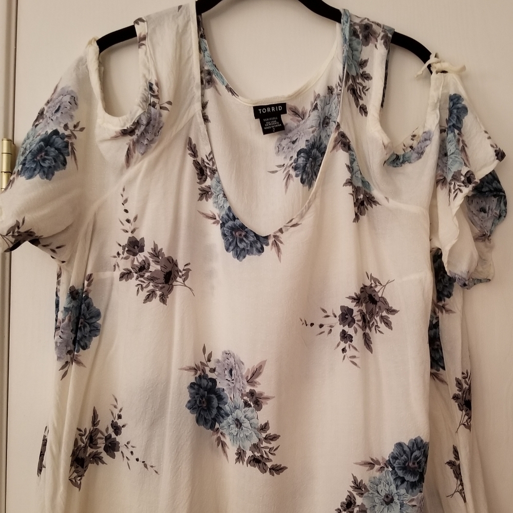 Torrid 'cold shoulder' Top